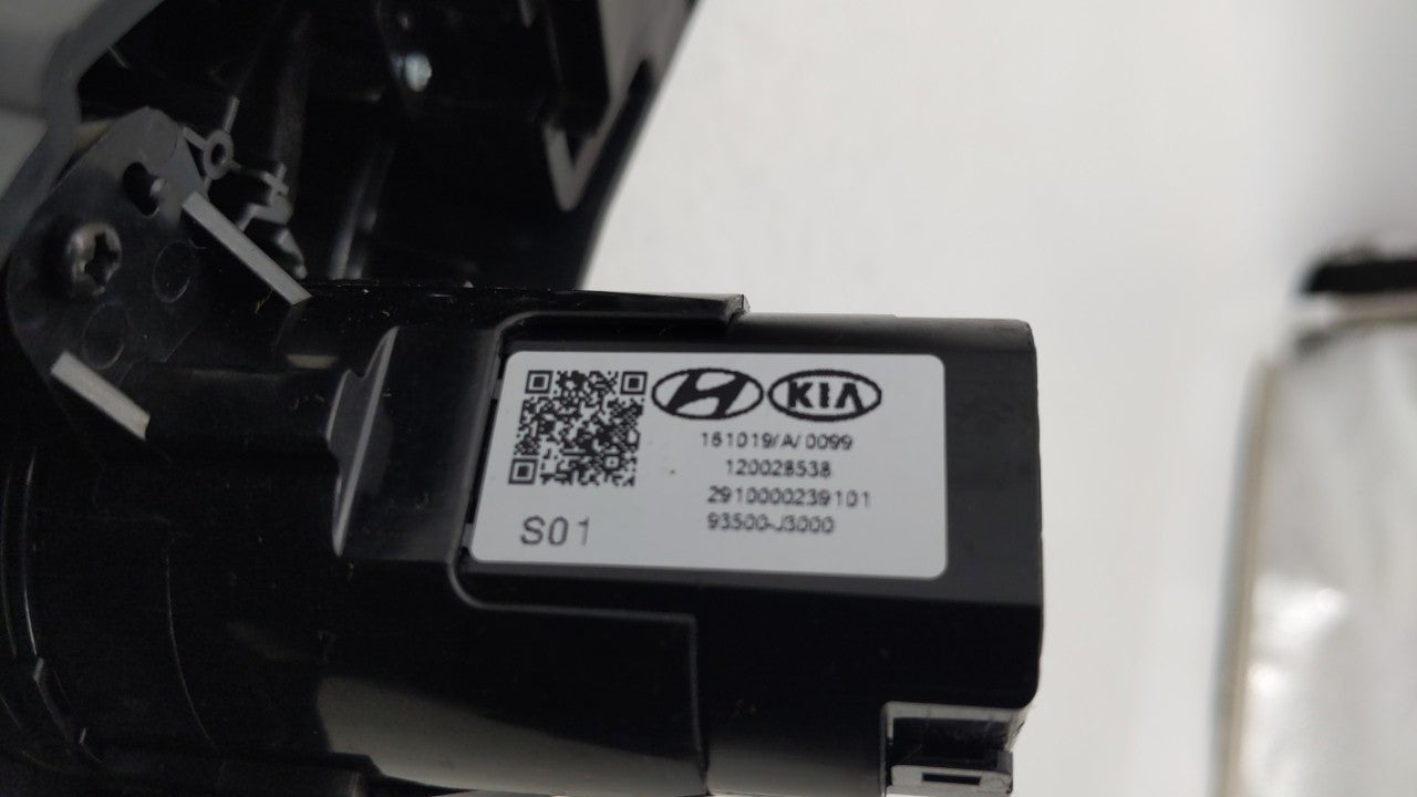 2019-2020 Hyundai Veloster Radio Control Panel - Oemusedautoparts1.com