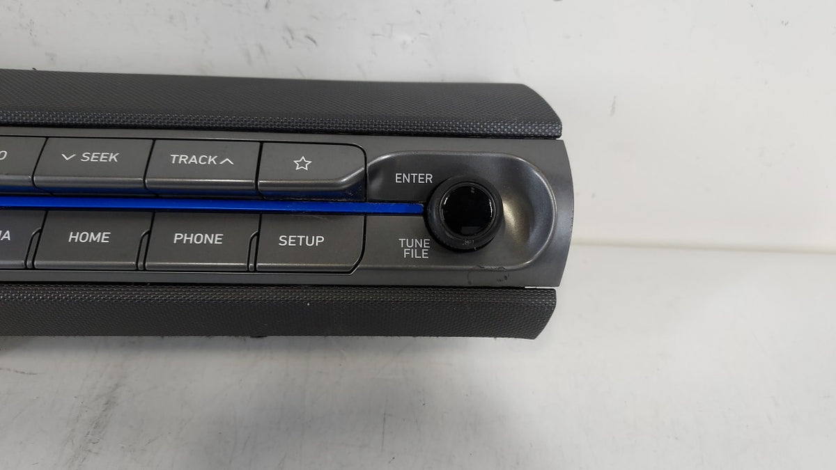 2019-2020 Hyundai Veloster Am Fm Cd Player Radio Receiver 267068 - Oemusedautoparts1.com
