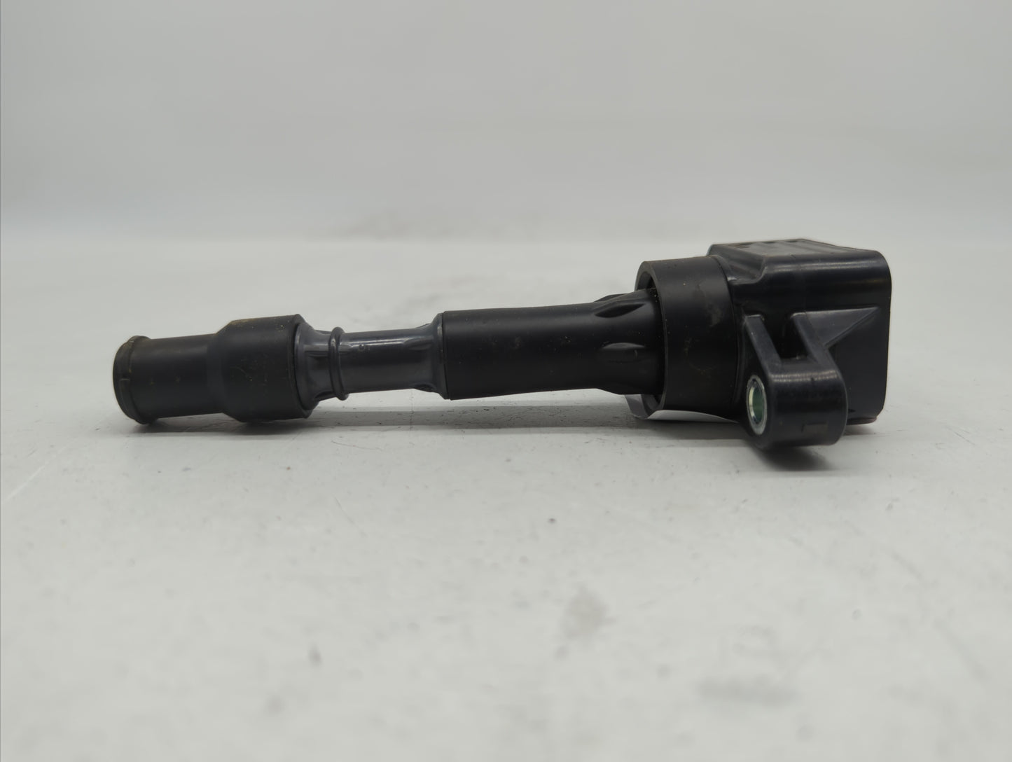 2019 Hyundai Veloster Interior Rear View Mirror Replacement OEM P/N:27300-2E601 Fits OEM Used Auto Parts - Oemusedautoparts1