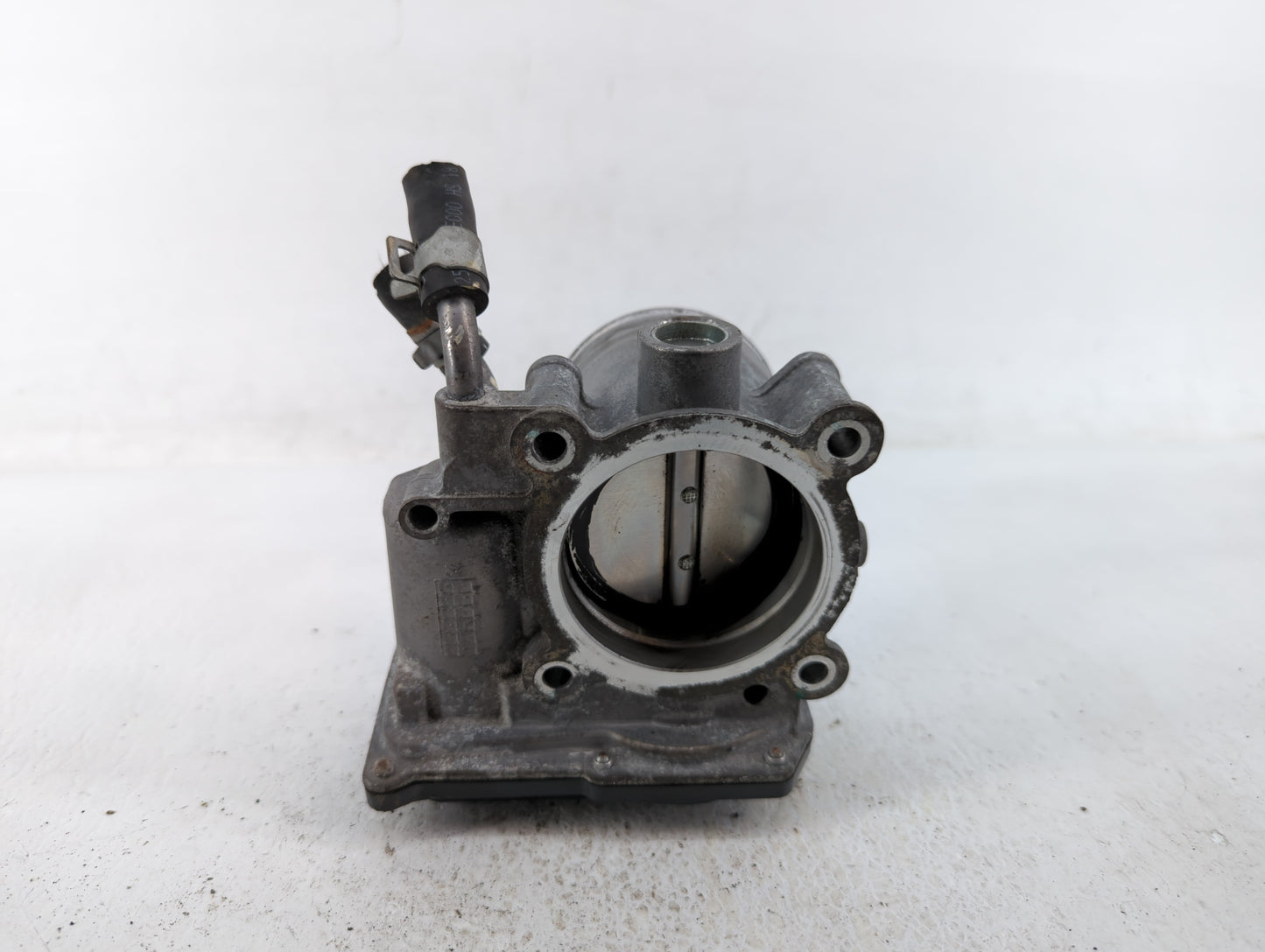 2019-2020 Hyundai Veloster Throttle Body P/N:35100-2E400 35100-2E000 Fits Fits 2012 2013 2014 2015 2016 2018 2019 2020 2021 
