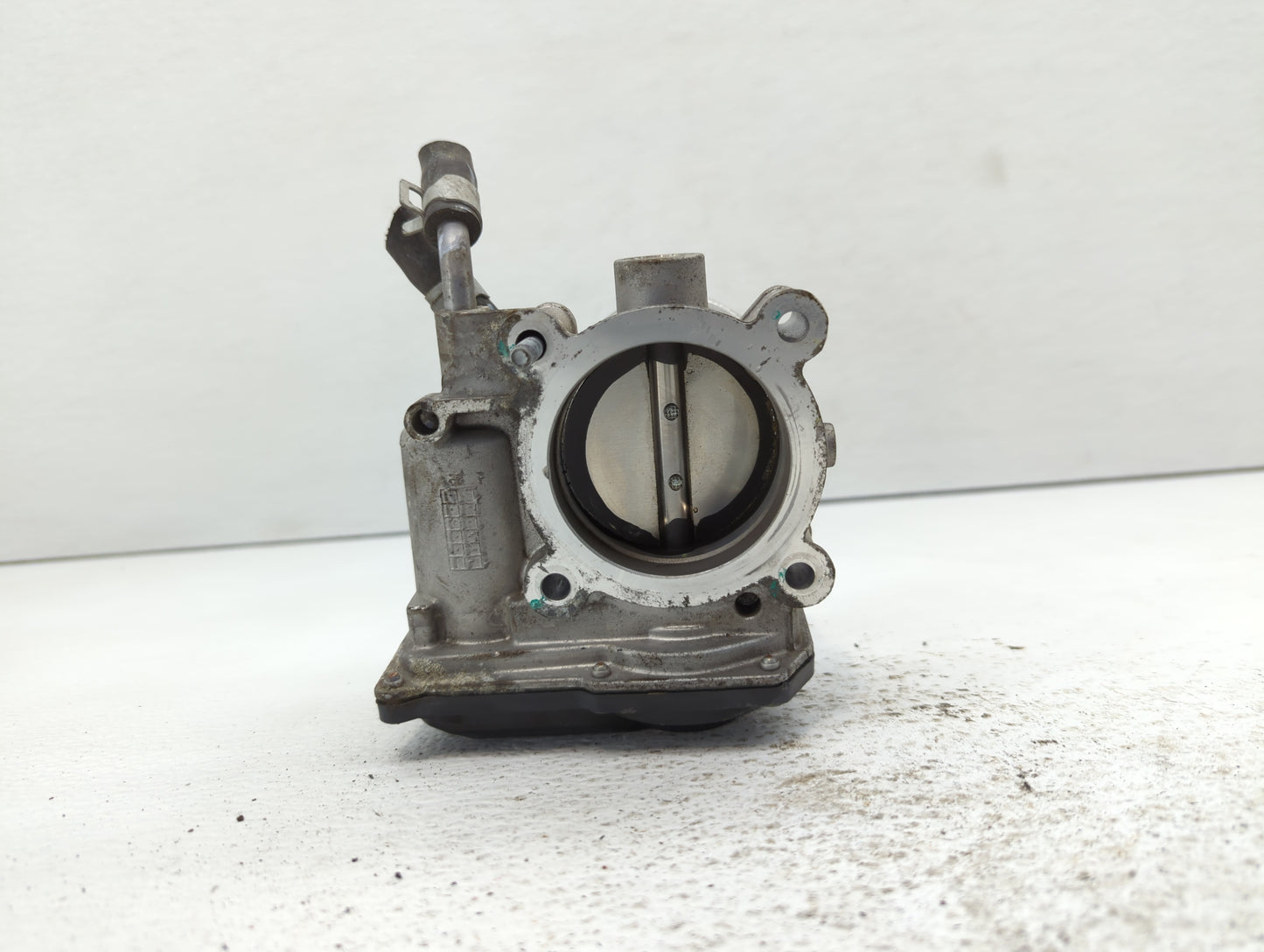 2019-2020 Hyundai Veloster Throttle Body P/N:35100-2E400 Fits Fits 2012 2013 2014 2015 2016 2018 2019 2020 2021 OEM Used Aut