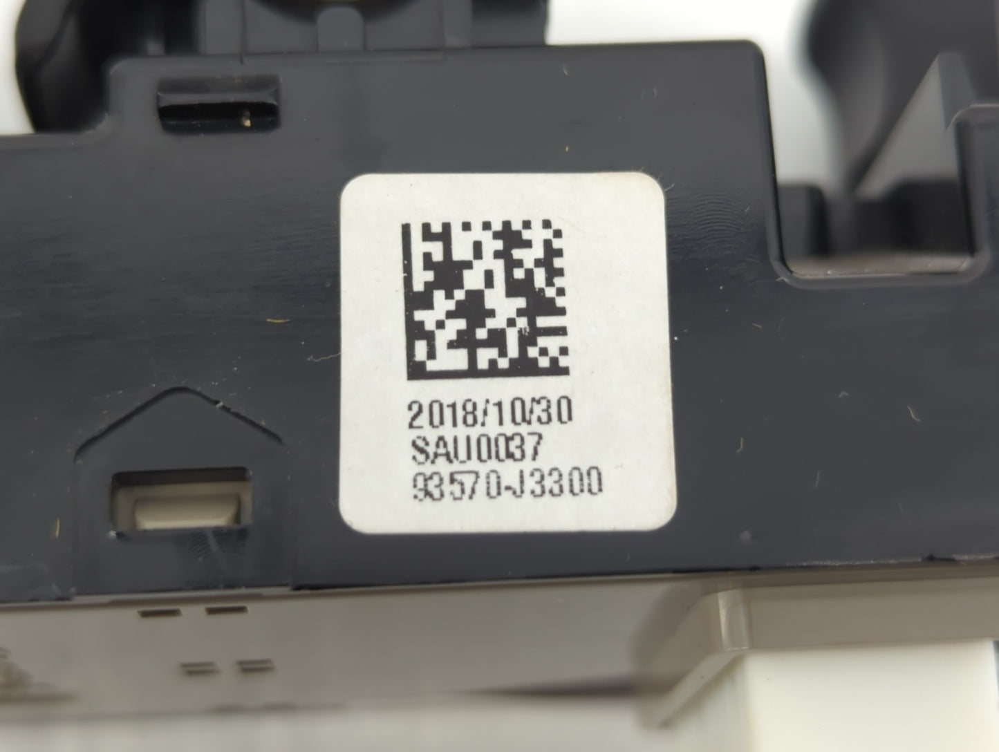 2019-2020 Hyundai Veloster Master Power Window Switch Replacement Driver Side Left P/N:93570-J3100 Fits Fits 2019 2020 OEM U