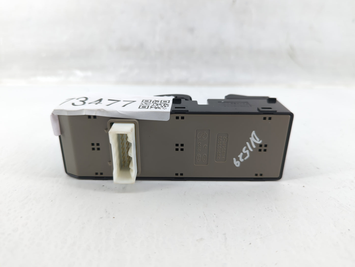 2019-2020 Hyundai Veloster Master Power Window Switch Replacement Driver Side Left P/N:93570-J3100 Fits Fits 2019 2020 OEM U