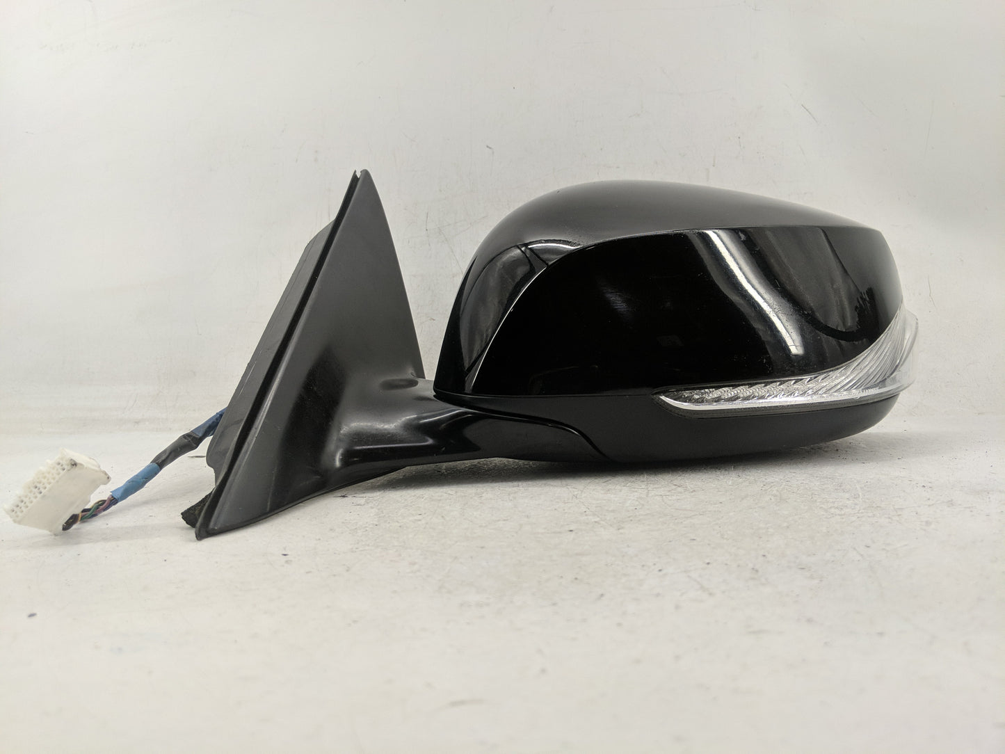 2014-2020 Infiniti Q50 Side Mirror Replacement Driver Left View Door Mirror P/N:E11038068 Fits OEM Used Auto Parts - Oemused