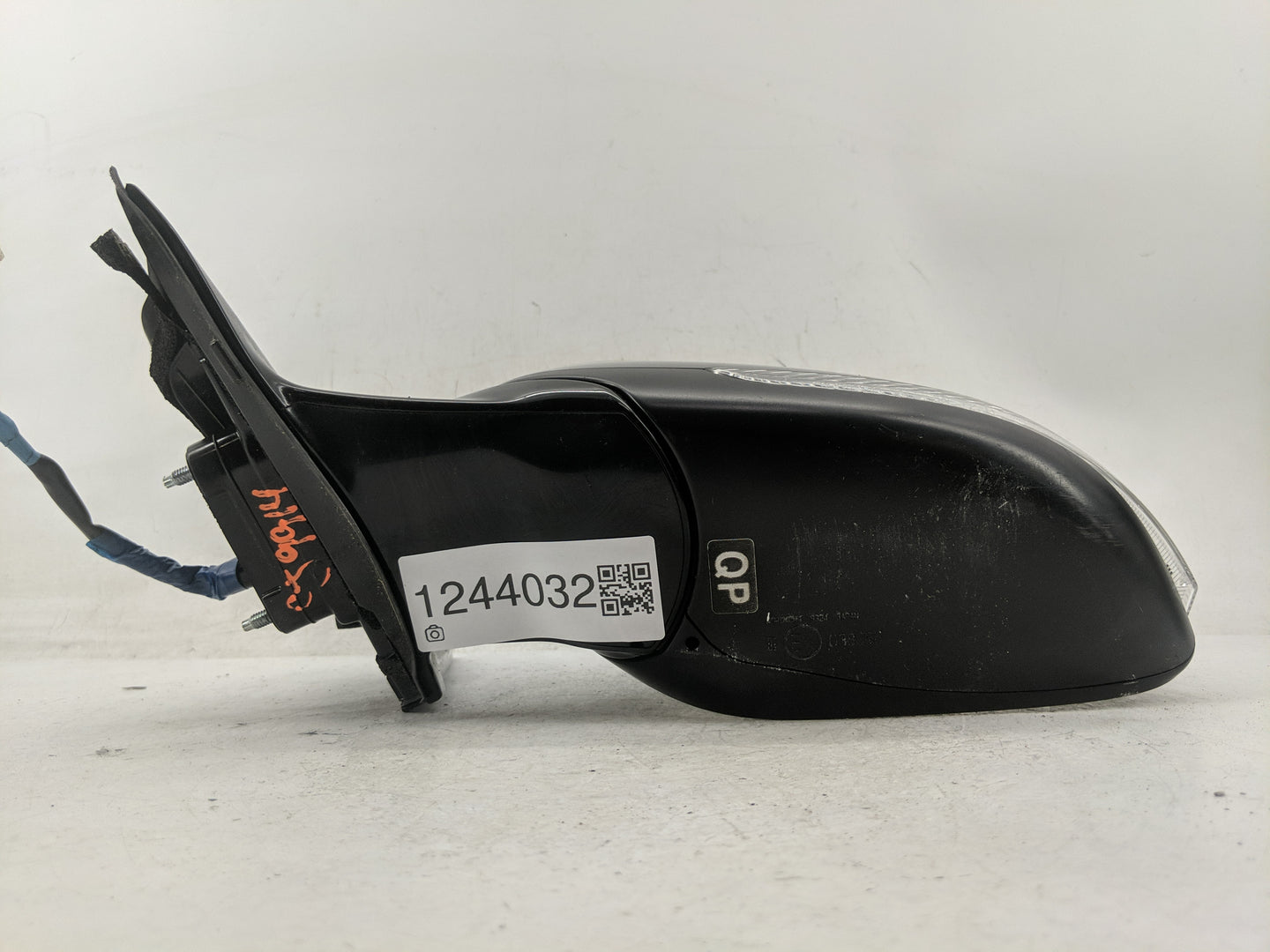 2014-2020 Infiniti Q50 Side Mirror Replacement Driver Left View Door Mirror P/N:E11038068 Fits OEM Used Auto Parts - Oemused
