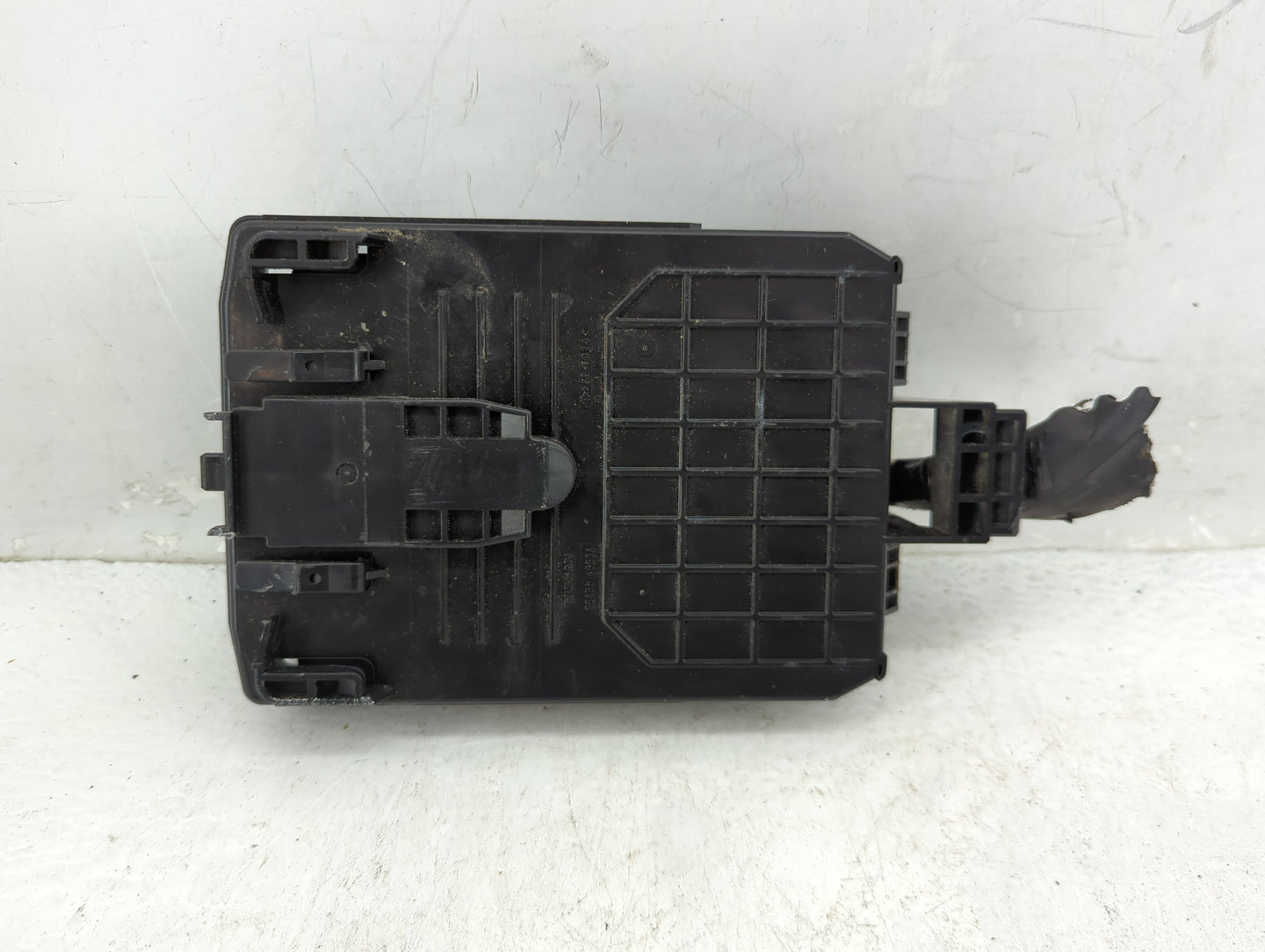 2014-2019 Infiniti Q50 Fusebox Fuse Box Panel Relay Module Fits Fits 2014 2015 2016 2017 2018 2019 2020 OEM Used Auto Parts 