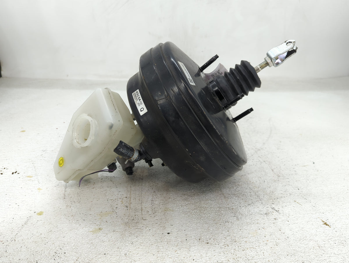2014-2020 Infiniti Q50 Brake Master Cylinder 1423966 - Oemusedautoparts1.com