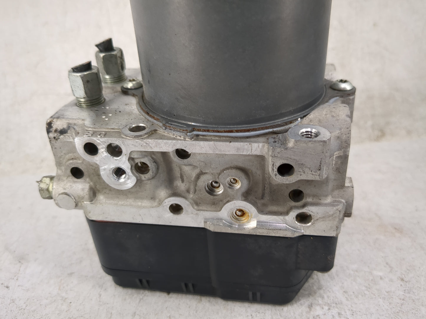2018-2019 Infiniti Q50 ABS Pump Control Module Replacement P/N:47660 4GY0A 133230-7790 Fits Fits 2018 2019 OEM Used Auto Par