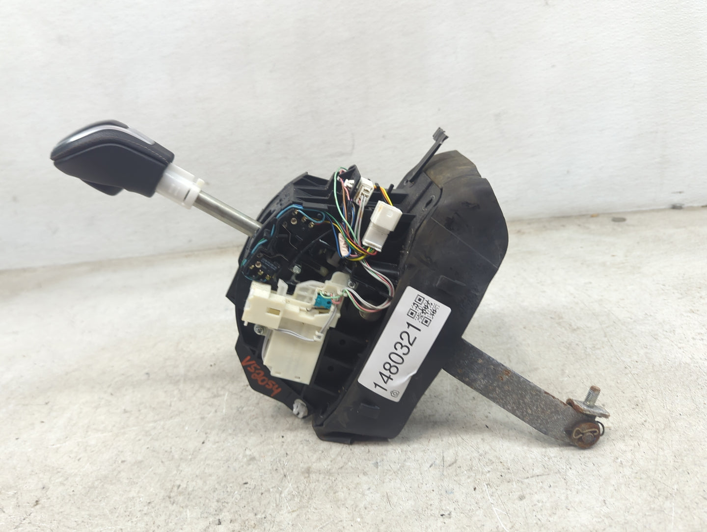 2019 Infiniti Q50 Floor Console Assembly Shifter - Oemusedautoparts1.com