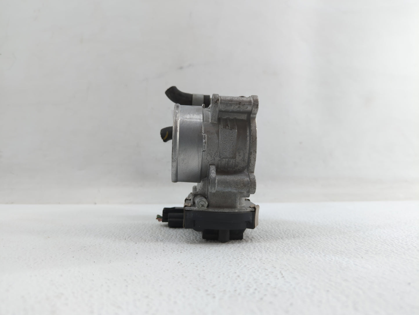 2016-2018 Infiniti Q50 Throttle Body P/N:RME60-52 Fits Fits 2016 2017 2018 OEM Used Auto Parts - Oemusedautoparts1.com