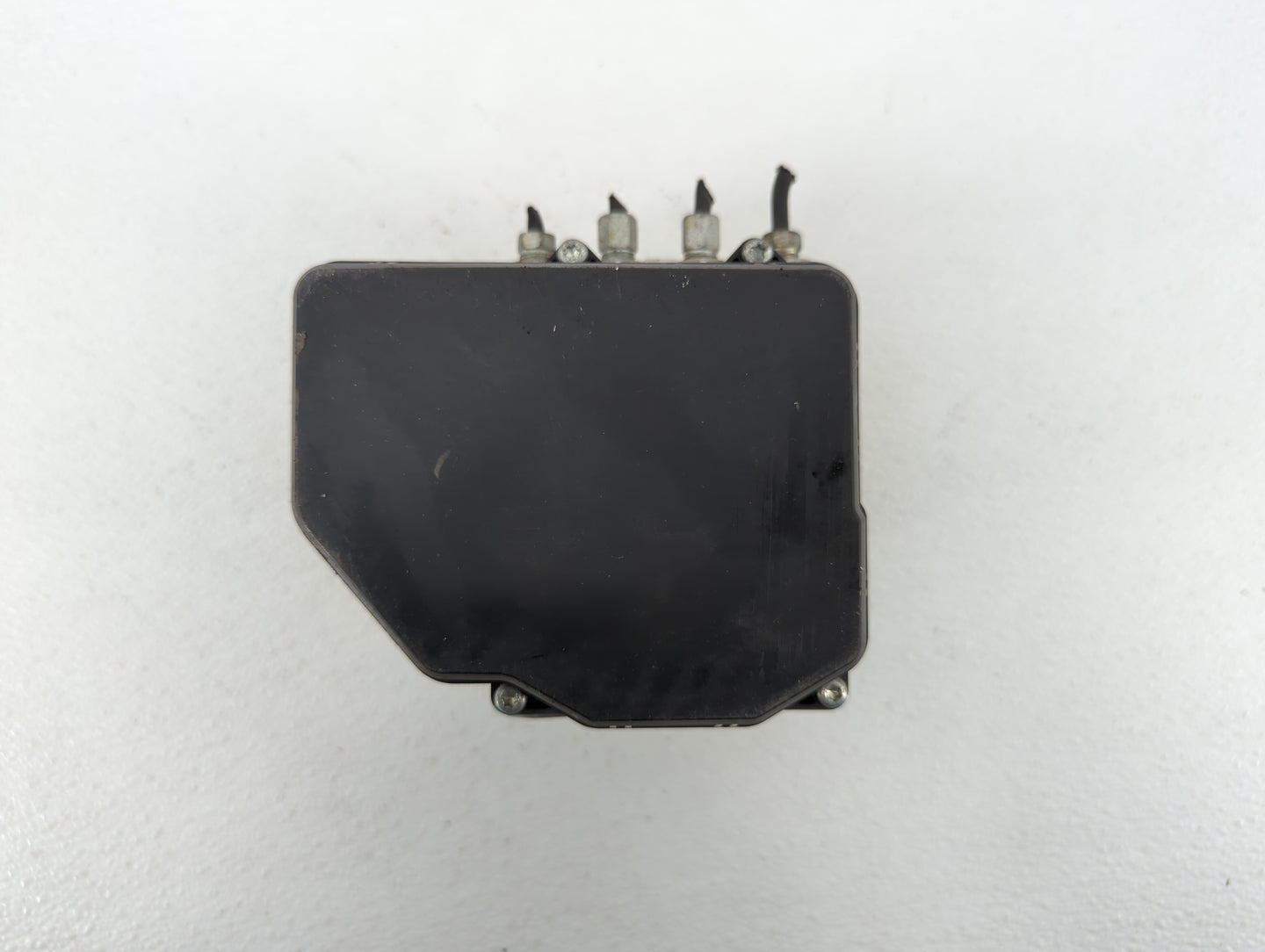 2018 Infiniti Q50 ABS Pump Control Module Replacement P/N:47660 4GY0A Fits OEM Used Auto Parts - Oemusedautoparts1.com