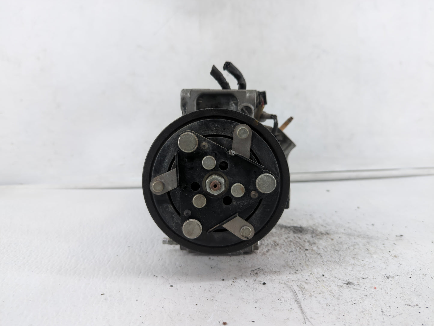 2016-2018 Infiniti Q50 Air Conditioning A/c Ac Compressor Oem - Oemusedautoparts1.com