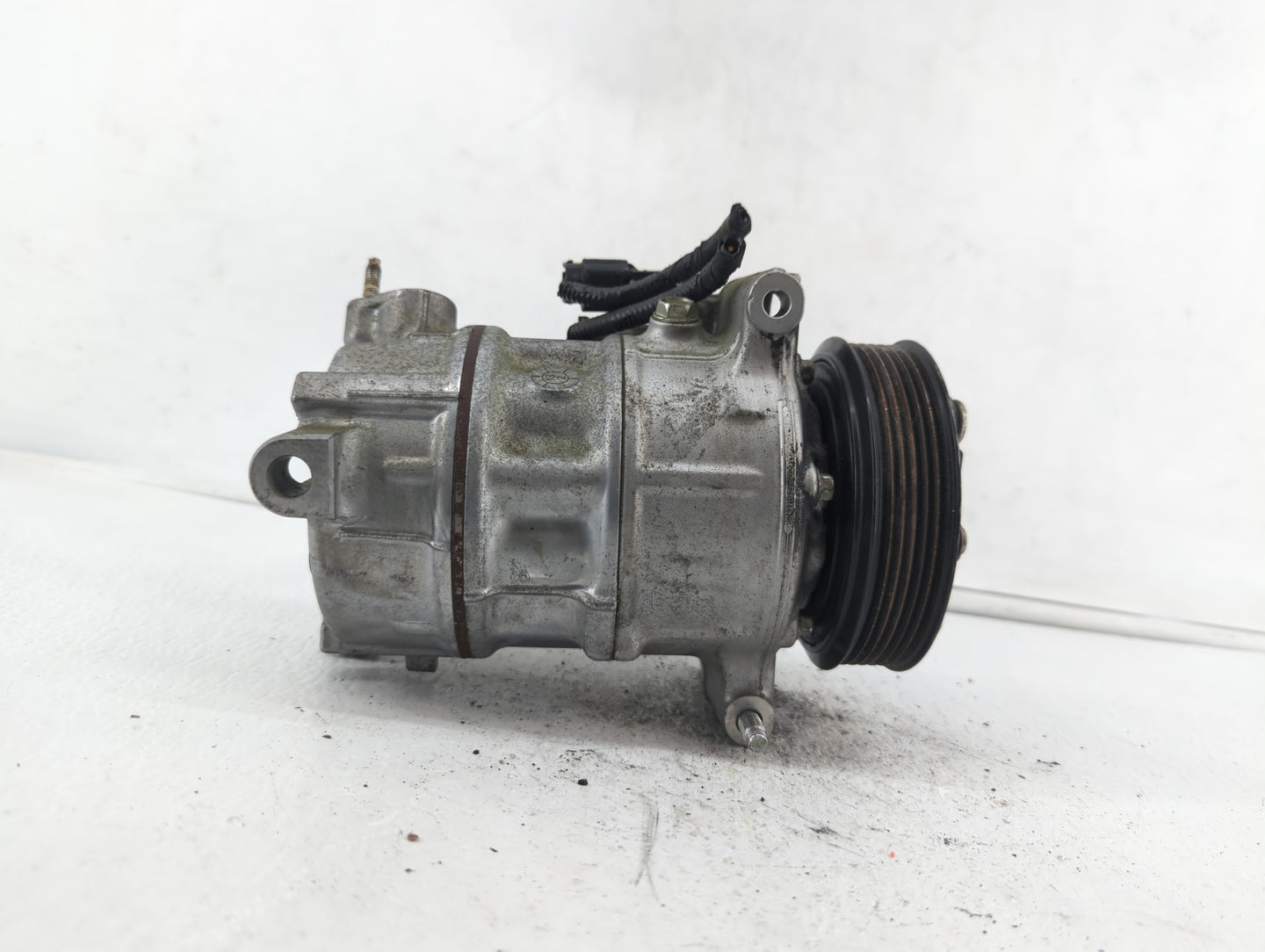 2016-2018 Infiniti Q50 Air Conditioning A/c Ac Compressor Oem - Oemusedautoparts1.com