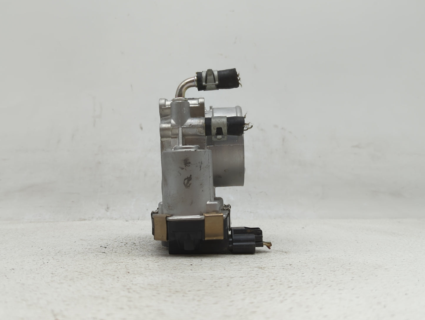 2016-2018 Infiniti Q50 Throttle Body P/N:RME60-52 Fits Fits 2016 2017 2018 OEM Used Auto Parts - Oemusedautoparts1.com