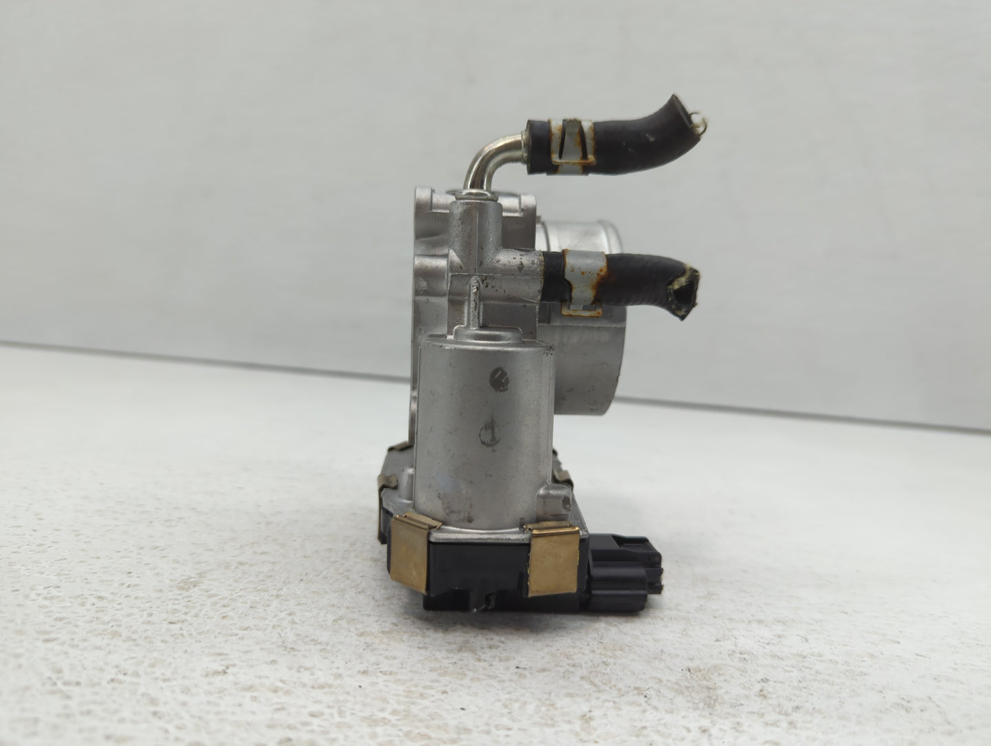2016-2020 Infiniti Q50 Throttle Body P/N:RME60-52 Fits Fits 2016 2017 2018 2019 2020 OEM Used Auto Parts - Oemusedautoparts1