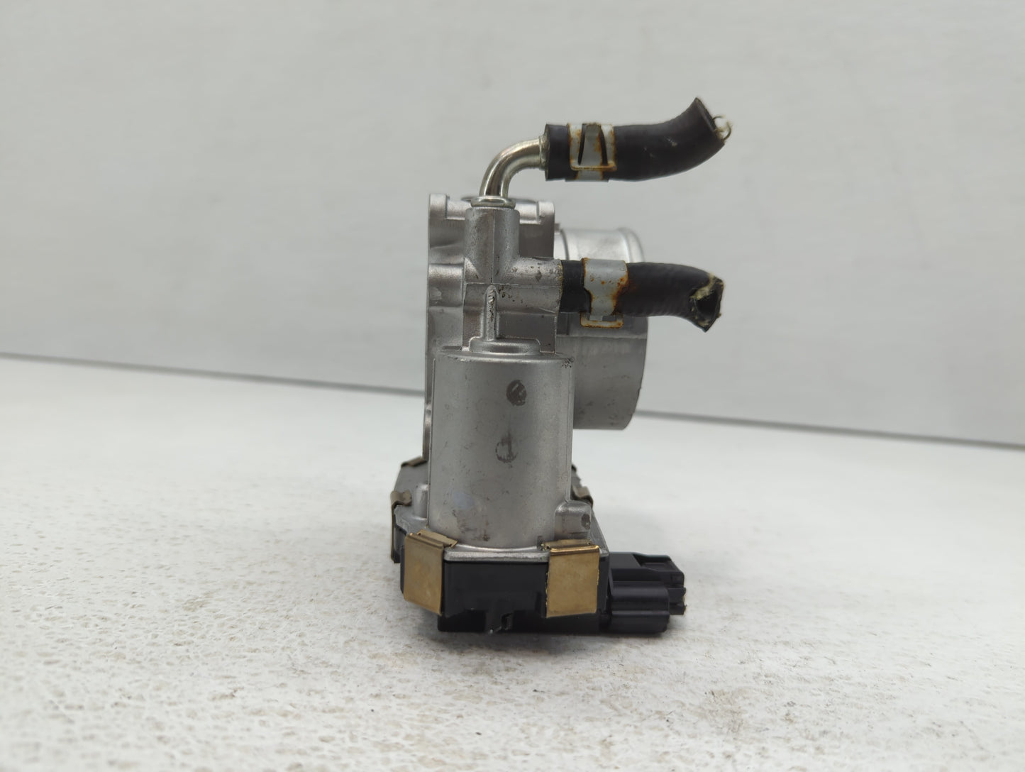 2016-2020 Infiniti Q50 Throttle Body P/N:RME60-52 Fits Fits 2016 2017 2018 2019 2020 OEM Used Auto Parts - Oemusedautoparts1