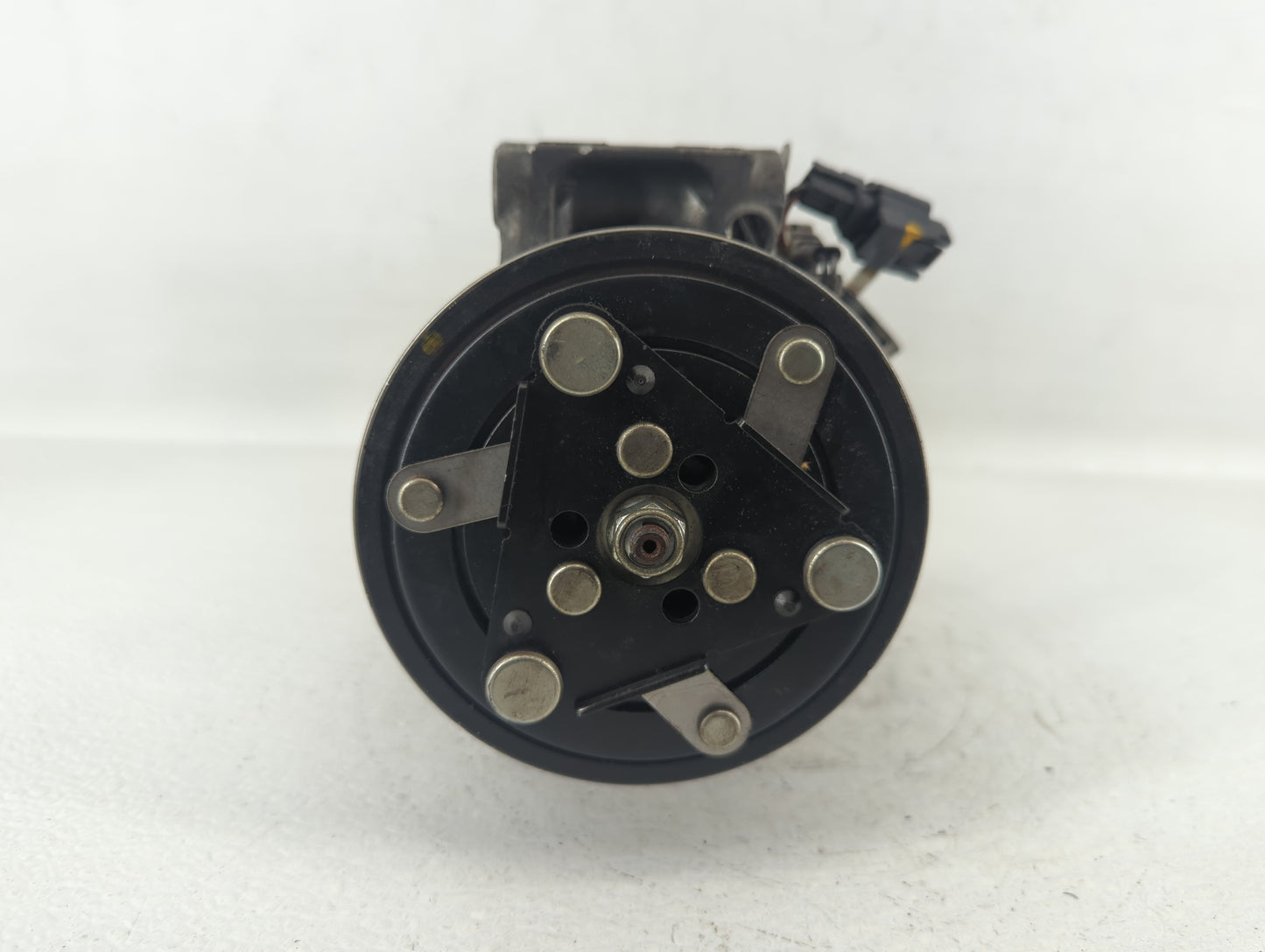 2016-2020 Infiniti Q50 Air Conditioning A/c Ac Compressor Oem - Oemusedautoparts1.com