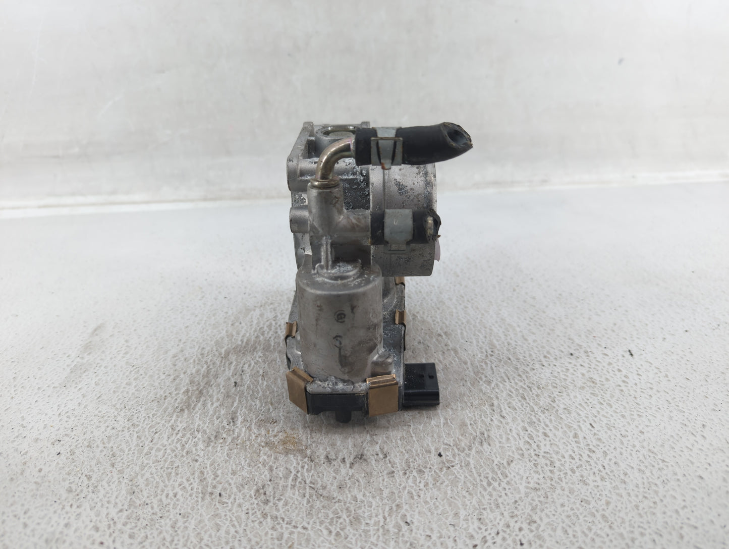 2016-2020 Infiniti Q50 Throttle Body P/N:RME60-52 Fits Fits 2016 2017 2018 2019 2020 OEM Used Auto Parts - Oemusedautoparts1