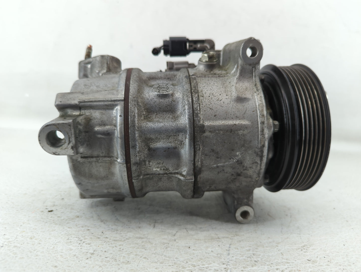 2016-2020 Infiniti Q50 Air Conditioning A/c Ac Compressor Oem - Oemusedautoparts1.com