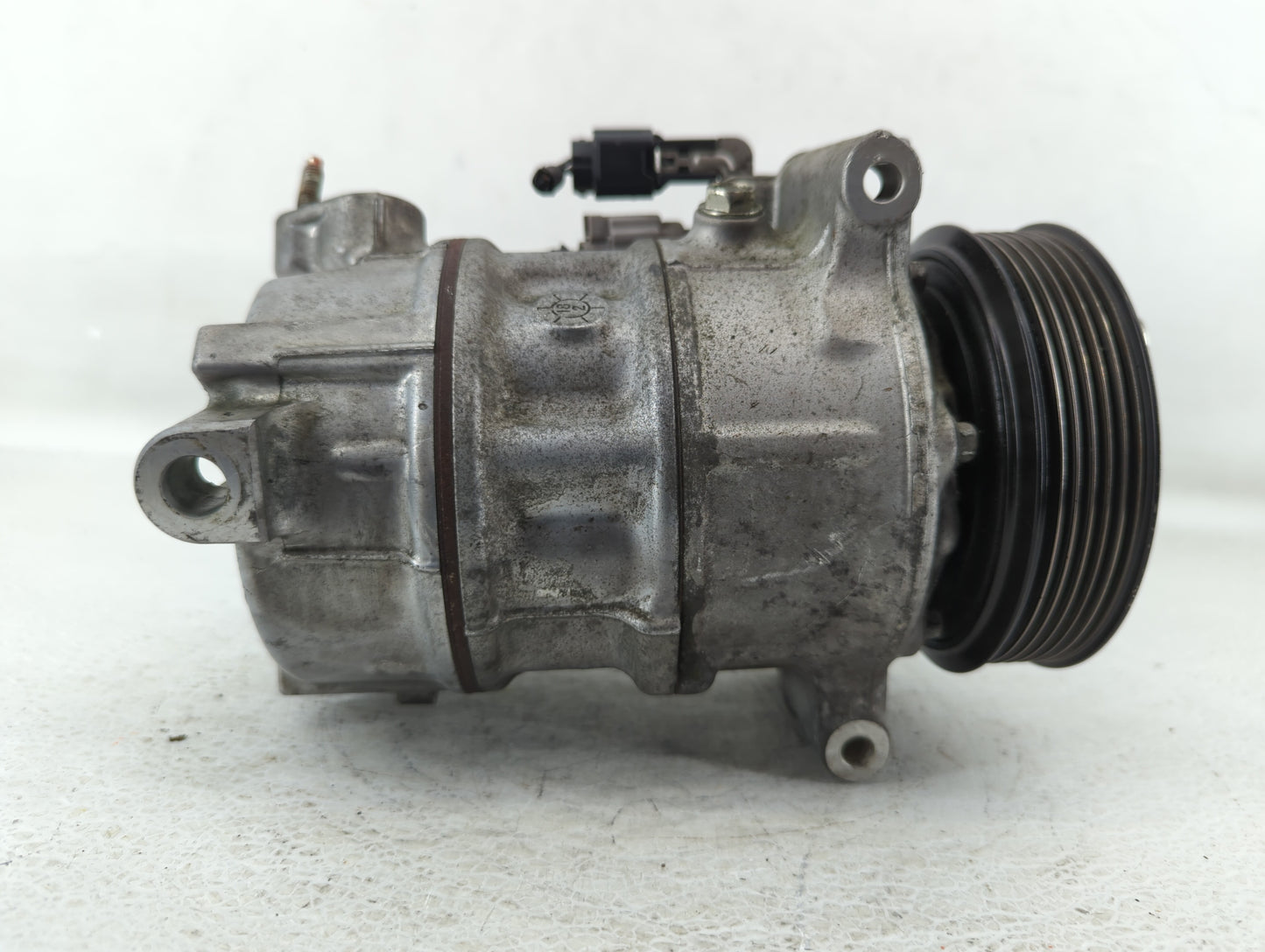 2016-2020 Infiniti Q50 Air Conditioning A/c Ac Compressor Oem - Oemusedautoparts1.com