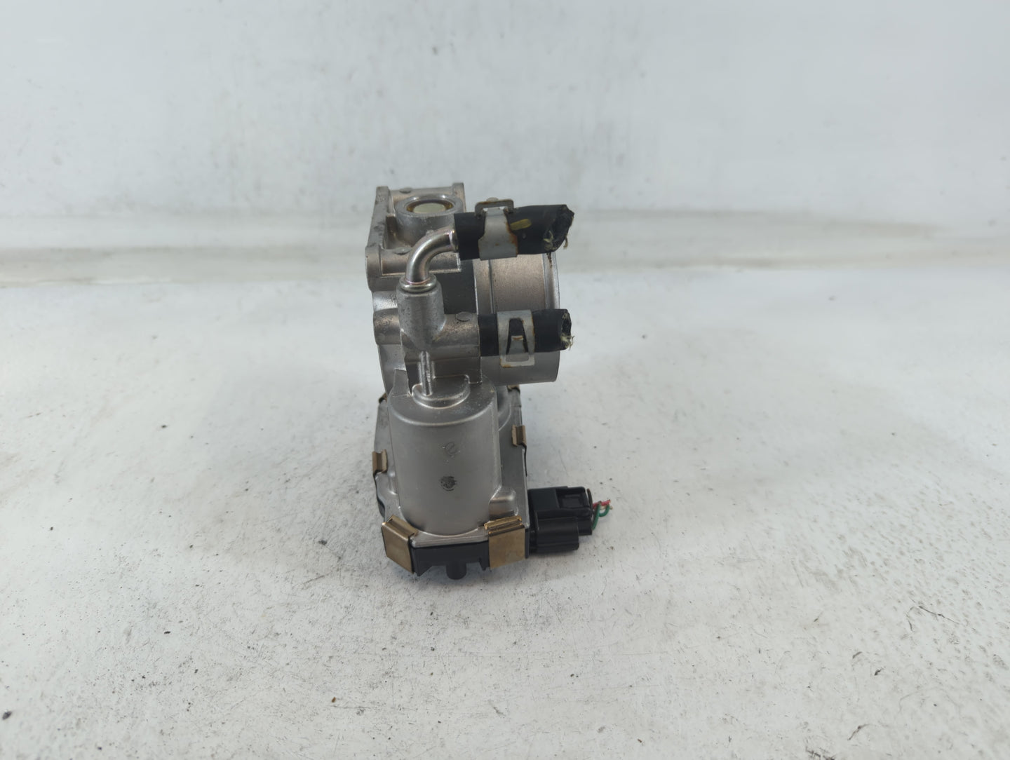 2016-2020 Infiniti Q50 Throttle Body P/N:RME60-52 Fits Fits 2016 2017 2018 2019 2020 OEM Used Auto Parts - Oemusedautoparts1