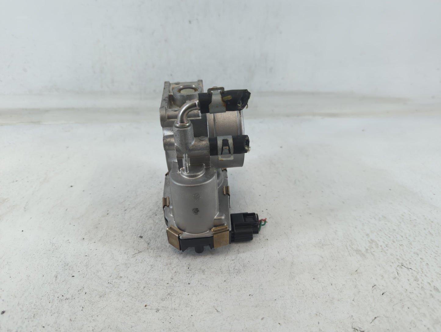 2016-2020 Infiniti Q50 Throttle Body P/N:RME60-52 Fits Fits 2016 2017 2018 2019 2020 OEM Used Auto Parts - Oemusedautoparts1