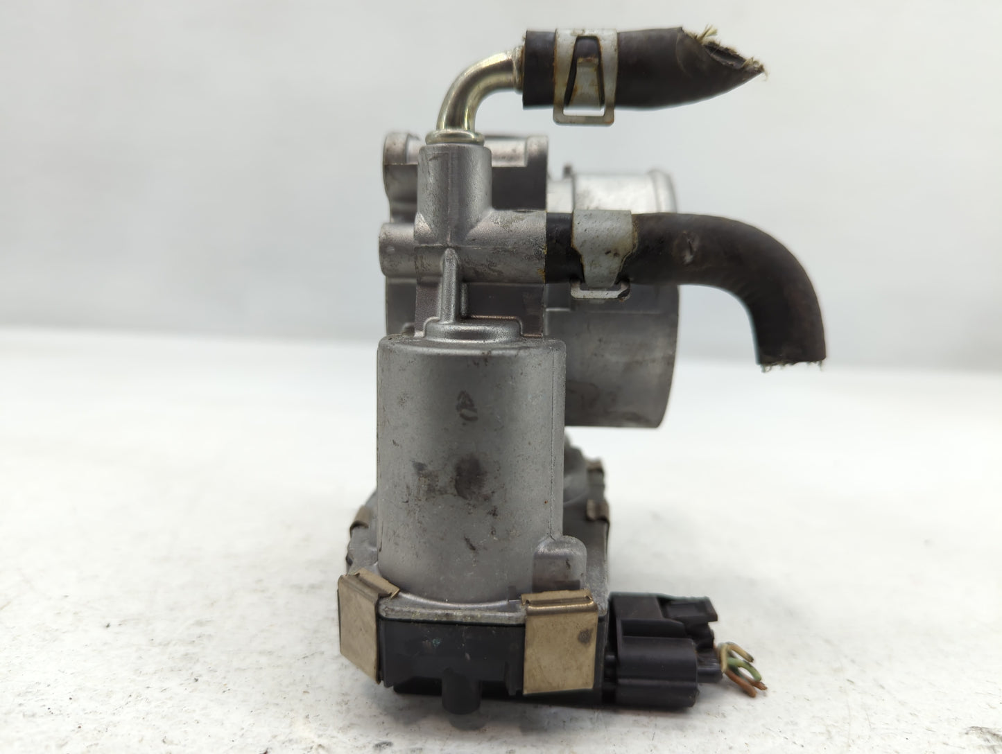 2016-2020 Infiniti Q50 Throttle Body P/N:6125 RME60-52, 6121A2 Fits Fits 2016 2017 2018 2019 2020 OEM Used Auto Parts - Oemu