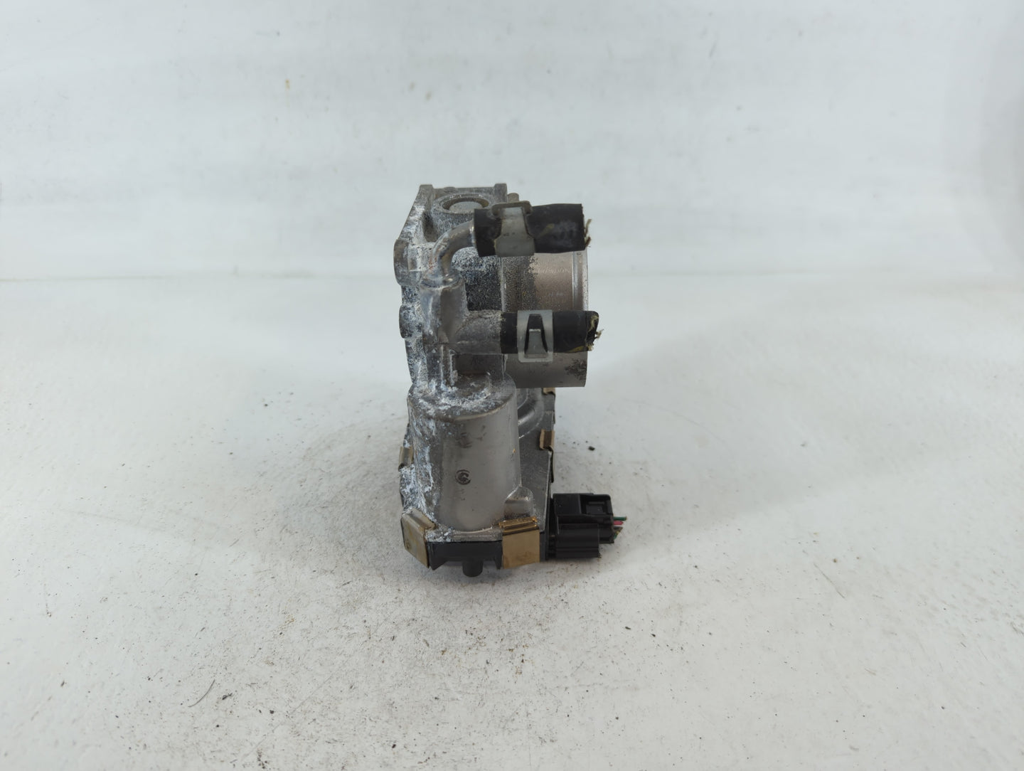 2016-2020 Infiniti Q50 Throttle Body P/N:RME60 Fits Fits 2016 2017 2018 2019 2020 OEM Used Auto Parts - Oemusedautoparts1.co