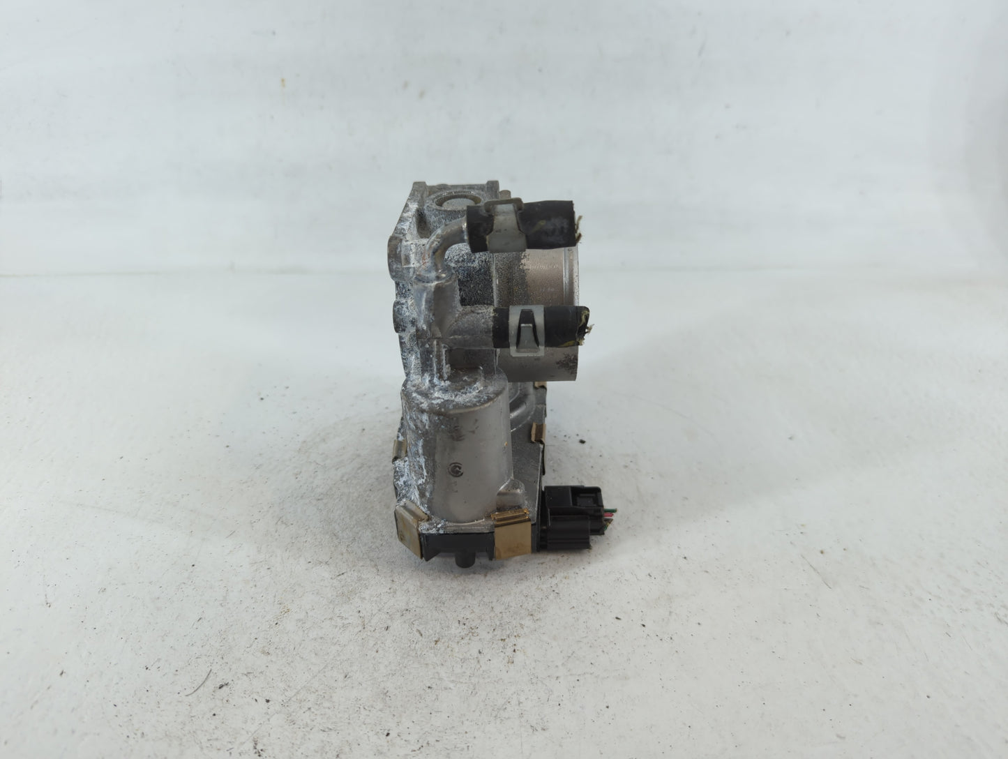 2016-2020 Infiniti Q50 Throttle Body P/N:RME60 Fits Fits 2016 2017 2018 2019 2020 OEM Used Auto Parts - Oemusedautoparts1.co