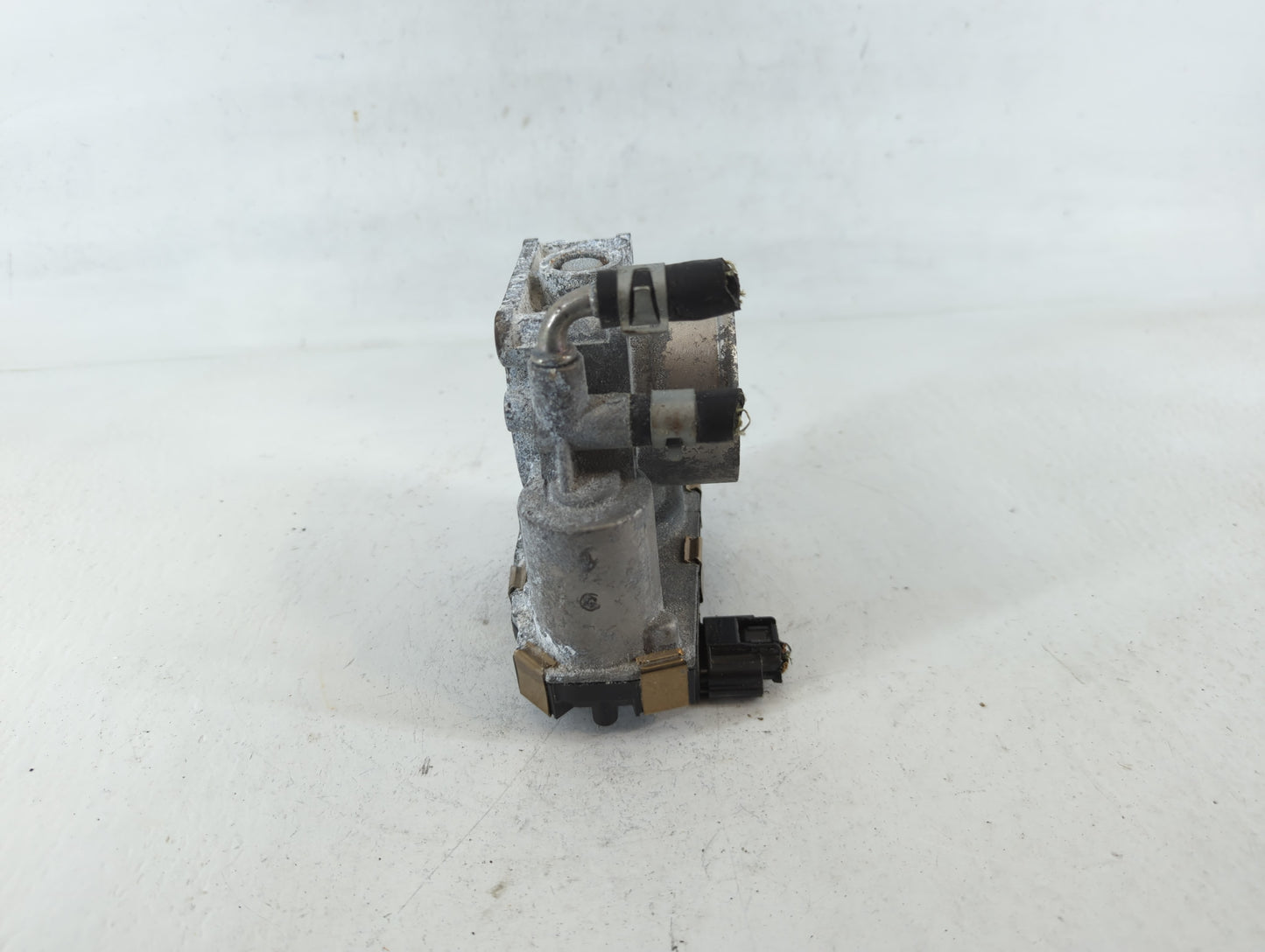 2016-2020 Infiniti Q50 Throttle Body Fits Fits 2016 2017 2018 2019 2020 OEM Used Auto Parts - Oemusedautoparts1.com