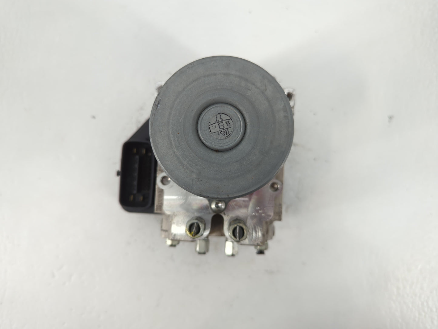2019 Infiniti Q50 ABS Pump Control Module Replacement P/N:47660 4GU1A Fits OEM Used Auto Parts - Oemusedautoparts1.com