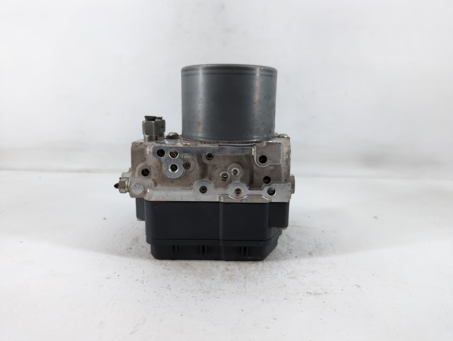 2019 Infiniti Q50 ABS Pump Control Module Replacement P/N:47660 4GU1A Fits OEM Used Auto Parts - Oemusedautoparts1.com