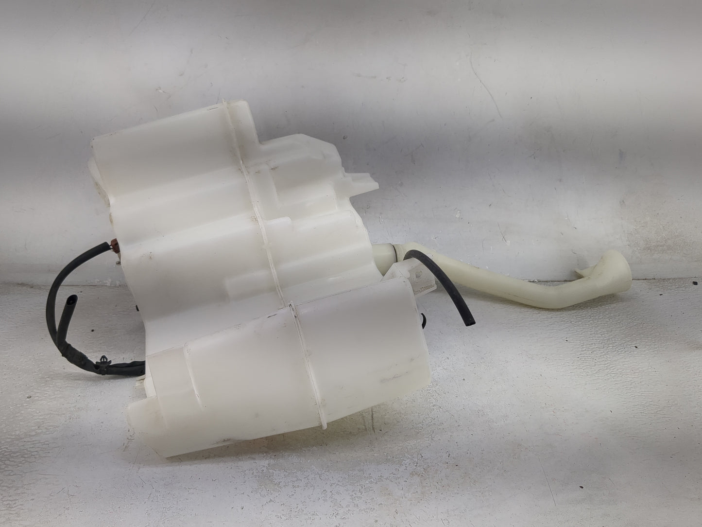 2017-2020 Infiniti Q60 Windshield Washer Fluid Reservoir Bottle Oem - Oemusedautoparts1.com