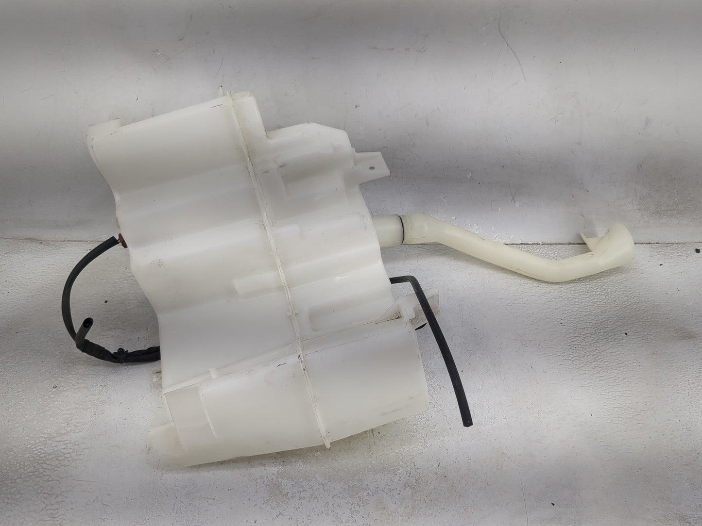 2017-2020 Infiniti Q60 Windshield Washer Fluid Reservoir Bottle Oem - Oemusedautoparts1.com