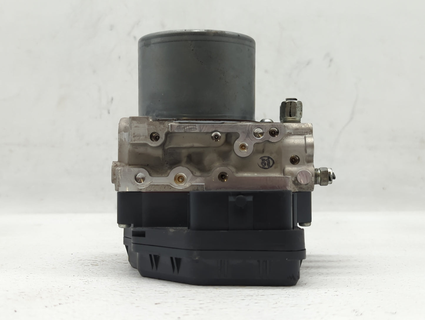 2018-2020 Infiniti Q60 ABS Pump Control Module Replacement Fits Fits 2018 2019 2020 OEM Used Auto Parts - Oemusedautoparts1.