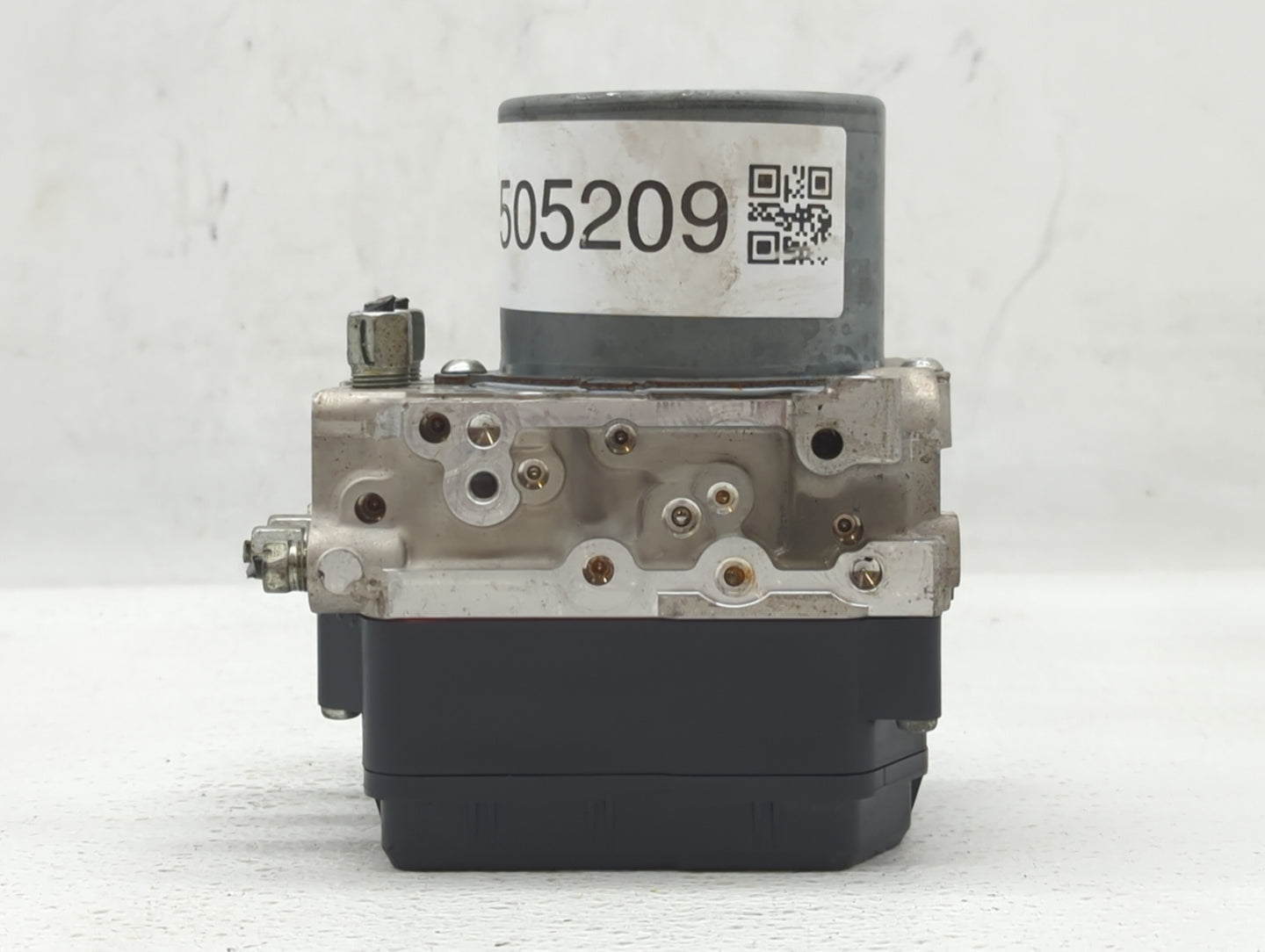 2018-2020 Infiniti Q60 ABS Pump Control Module Replacement Fits Fits 2018 2019 2020 OEM Used Auto Parts - Oemusedautoparts1.