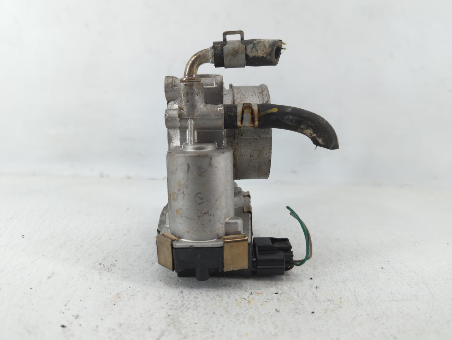 2017-2020 Infiniti Q60 Throttle Body P/N:RME60-52 RME60-52 8X09 Fits Fits 2016 2017 2018 2019 2020 OEM Used Auto Parts - Oem