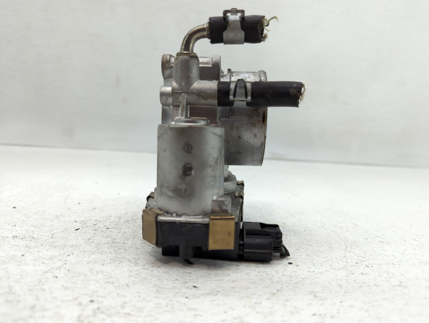 2017-2020 Infiniti Q60 Throttle Body P/N:RME60 52 Fits Fits 2016 2017 2018 2019 2020 OEM Used Auto Parts - Oemusedautoparts1