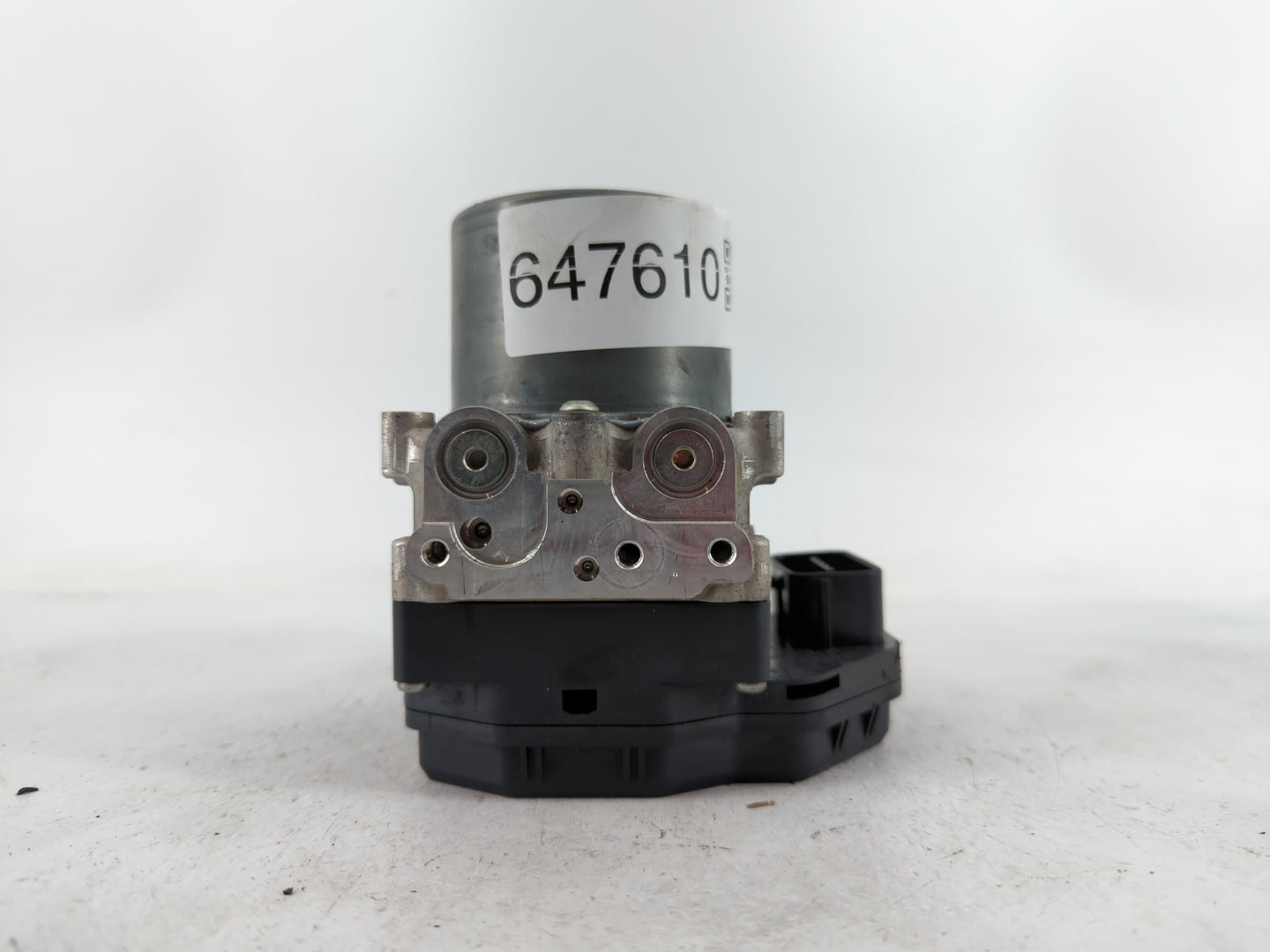 2018-2020 Infiniti Q60 ABS Pump Control Module Replacement P/N:47660 5CH0A 133230-7241 Fits Fits 2018 2019 2020 OEM Used Aut