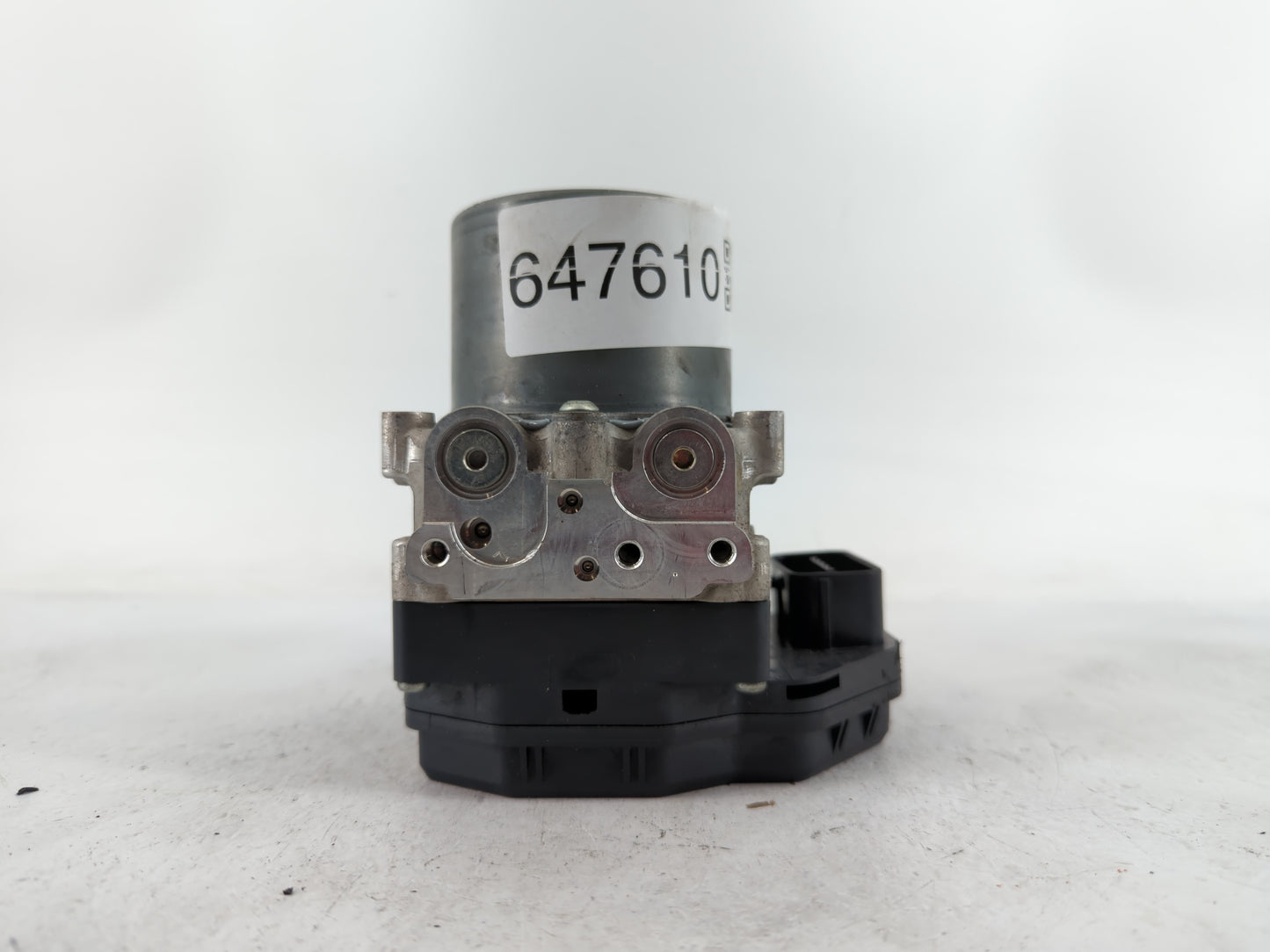 2018-2020 Infiniti Q60 ABS Pump Control Module Replacement P/N:47660 5CH0A 133230-7241 Fits Fits 2018 2019 2020 OEM Used Aut