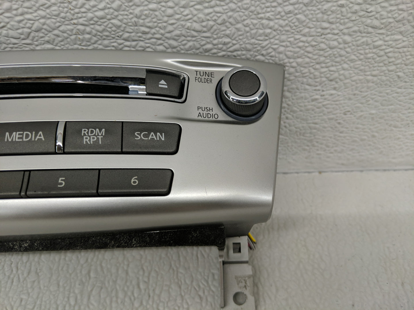 2018-2019 Infiniti Q70 Radio AM FM Cd Player Receiver Replacement P/N:253915UV0B 2591A 1MA5C Fits Fits 2018 2019 OEM Used Au