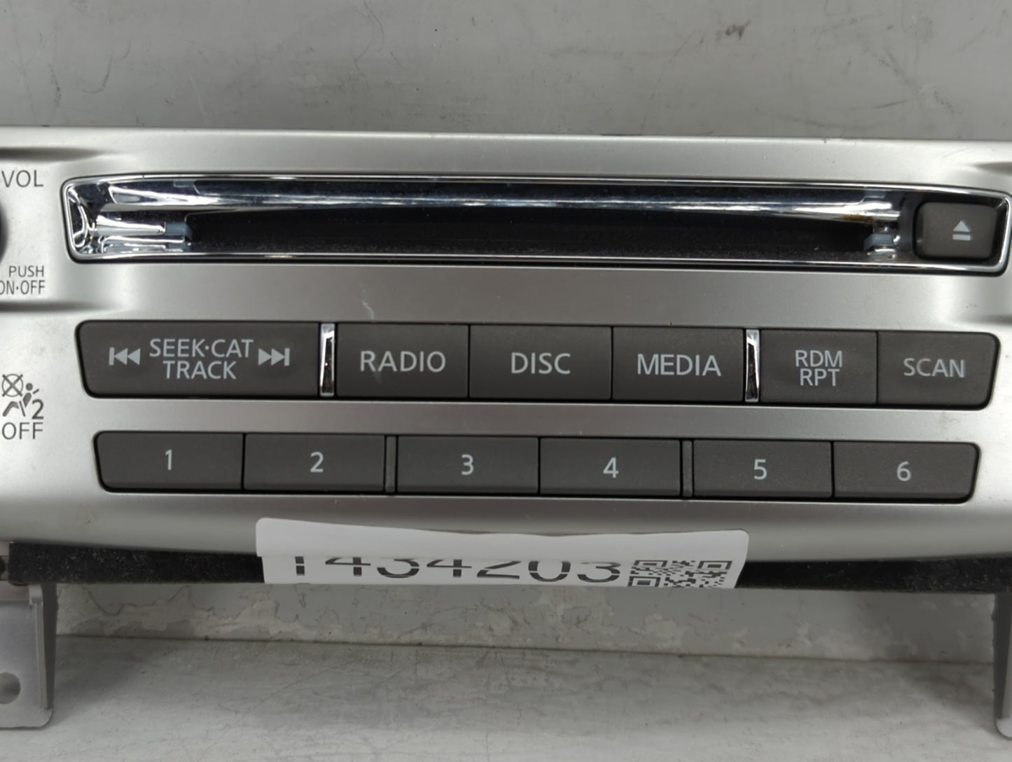 2018-2019 Infiniti Q70 Radio Control Panel Silver - Oemusedautoparts1.com