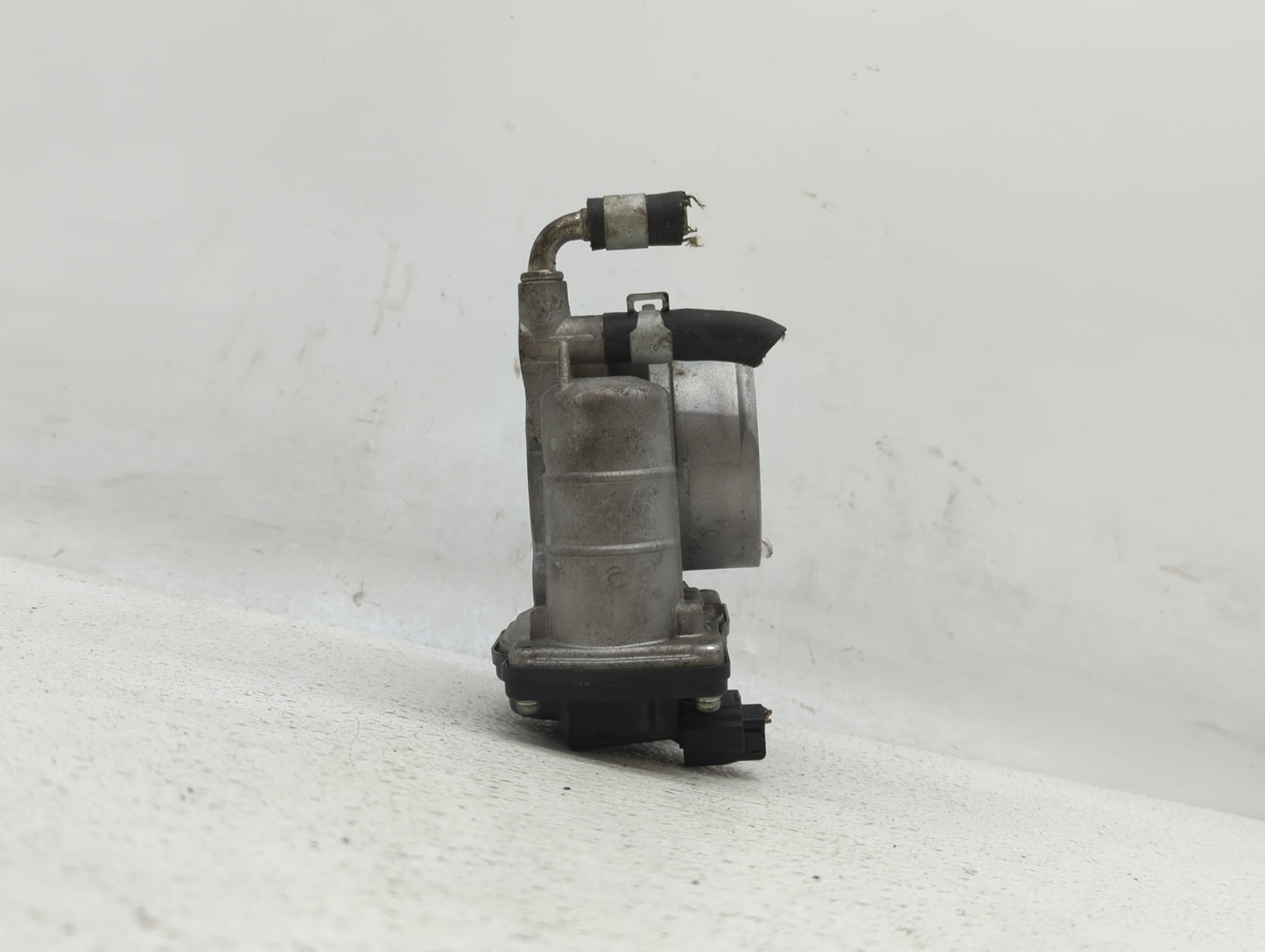 2014-2019 Infiniti Q70 Throttle Body P/N:RME60-21 RME60-12 Fits OEM Used Auto Parts - Oemusedautoparts1.com