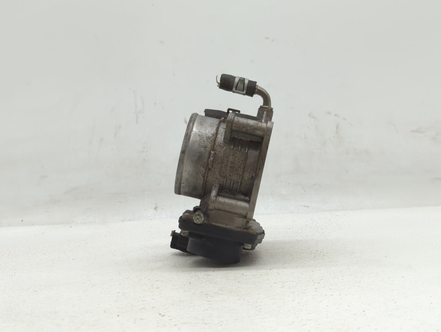 2014-2019 Infiniti Q70 Throttle Body P/N:RME60-21 RME60-12 Fits OEM Used Auto Parts - Oemusedautoparts1.com