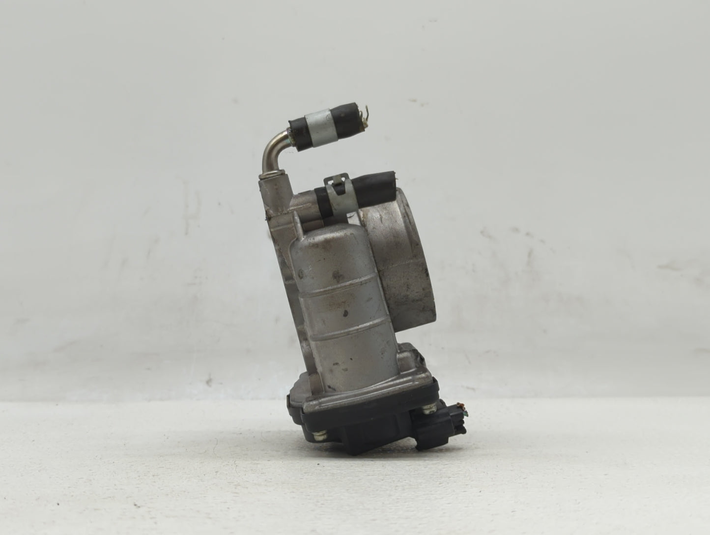 2014-2019 Infiniti Q70 Throttle Body P/N:RME60-21 RME60-12 Fits OEM Used Auto Parts - Oemusedautoparts1.com