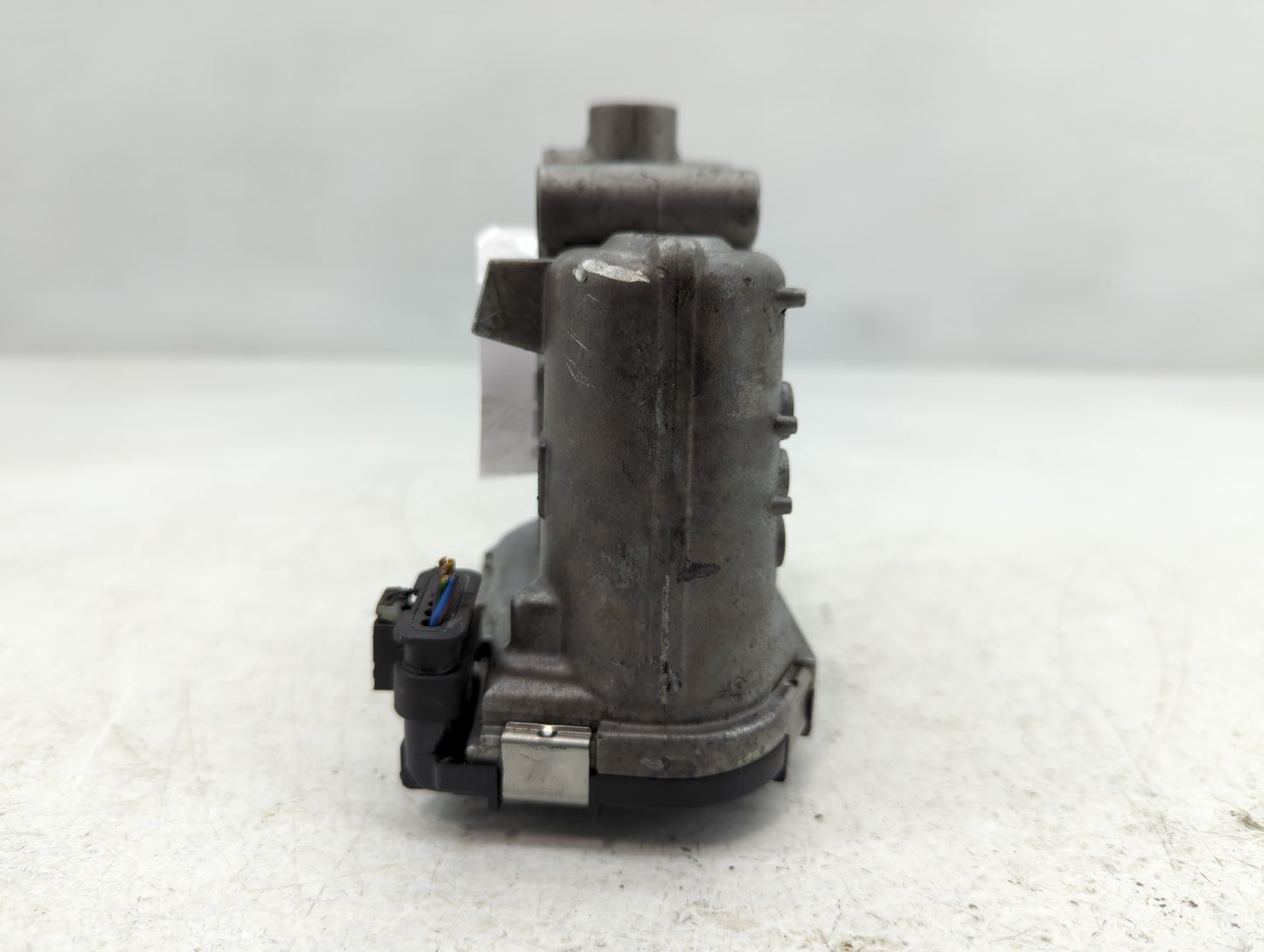 2017-2019 Infiniti Qx30 Throttle Body P/N:0 280 750 541 A 270 141 00 25 Fits Fits 2016 2017 2018 2019 OEM Used Auto Parts - 