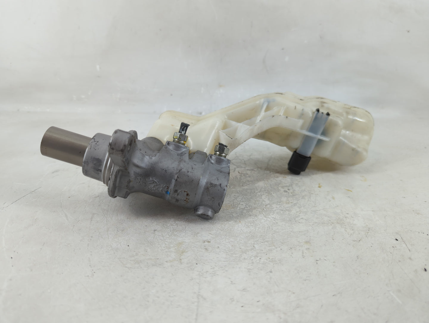 2019-2020 Infiniti Qx50 Brake Master Cylinder 1207002 - Oemusedautoparts1.com