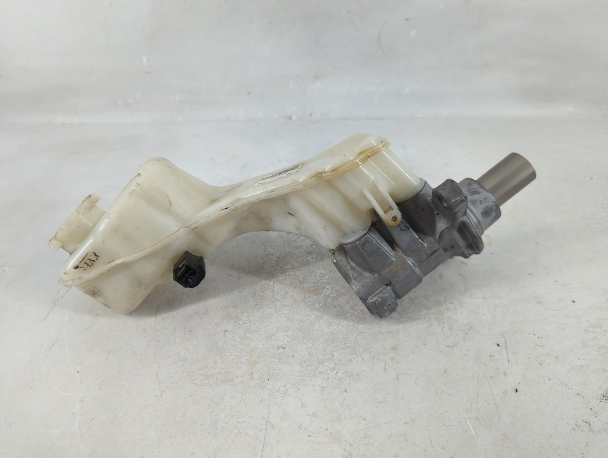 2019-2020 Infiniti Qx50 Brake Master Cylinder 1207002 - Oemusedautoparts1.com