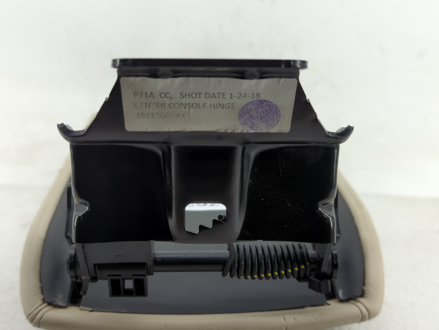 2019 Infiniti Qx50 Center Console Armrest Cover Lid P/N:1841006X Fits OEM Used Auto Parts - Oemusedautoparts1.com