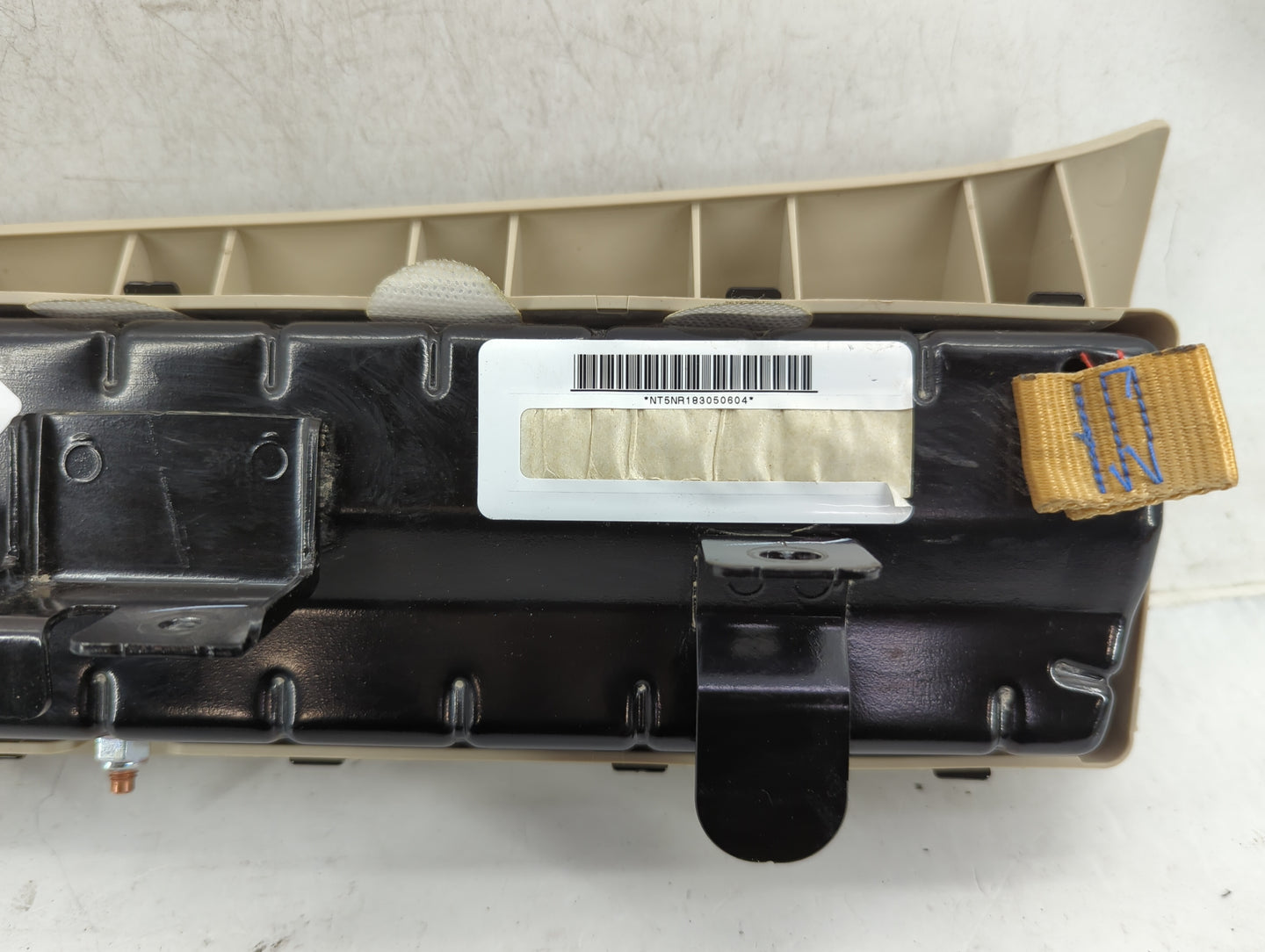 2019-2020 Infiniti Qx50 Air Bag Passenger Right Knee OEM P/N:985R1-5NR8A Fits Fits 2019 2020 OEM Used Auto Parts - Oemusedau